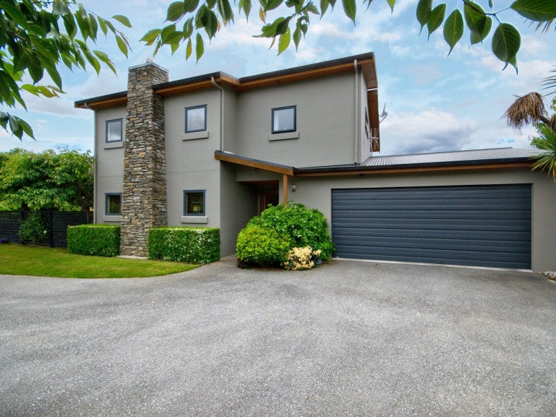 8 Acheron Place, Lake Hayes, Queenstown - Carousel 1