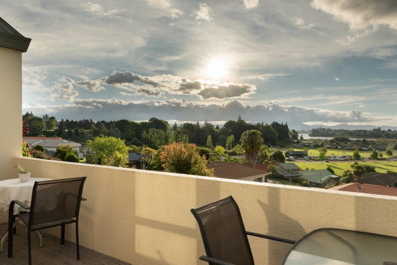 2 Worsley Way, Bellevue, Tauranga - Carousel 2