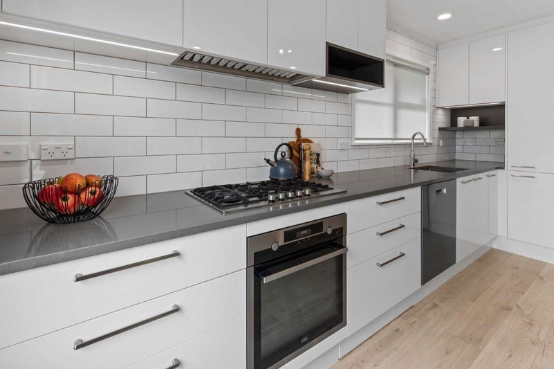 20 Harbour View Road, Harbour View, Lower Hutt - Carousel 2