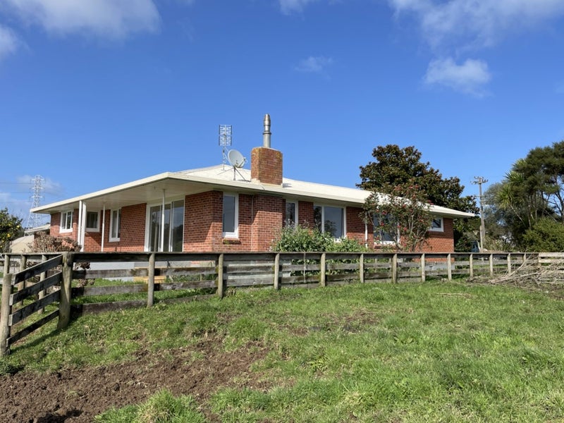 9 Macky Road, Helensville - Carousel 1