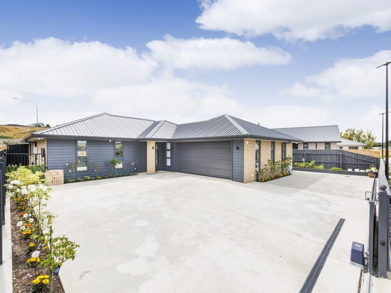 3 Rangeview Drive, Kelvin Grove, Palmerston North - Carousel 1