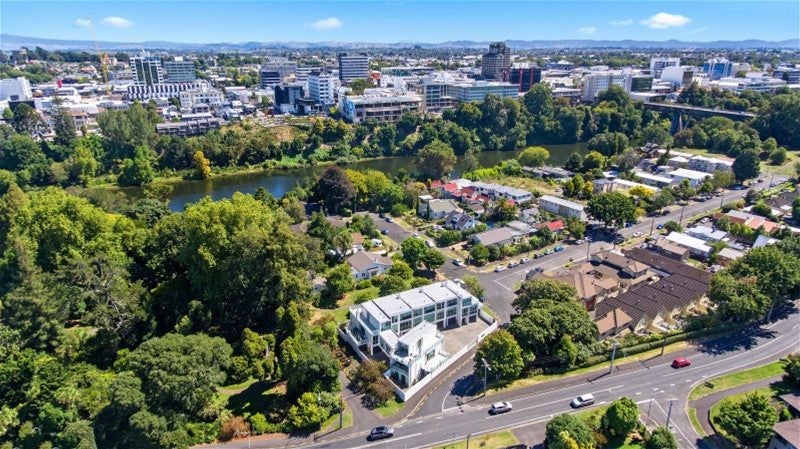 2/1 Riro Street, Hamilton East, Hamilton - Carousel 2