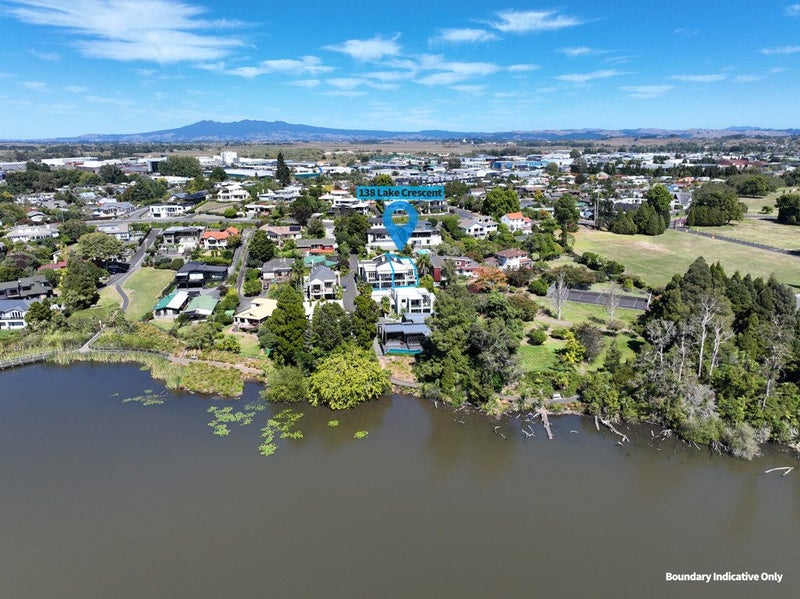 138 Lake Crescent, Hamilton Lake, Hamilton - Carousel 24