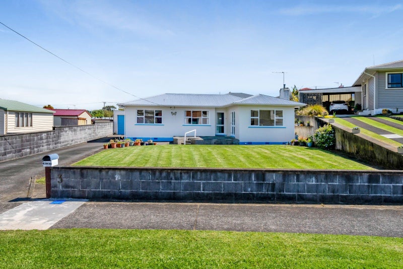 3 Rospeath Crescent, Spotswood, New Plymouth - Carousel 1