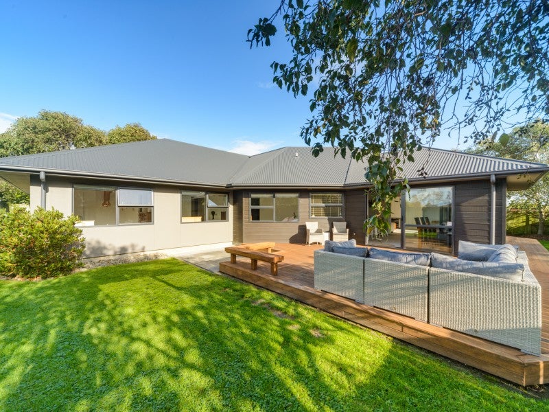 28 Pegasus Place, Kelvin Grove, Palmerston North - Carousel 26