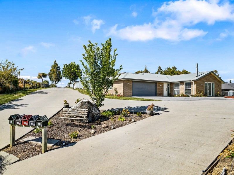 36C Severn Street, Green Island, Dunedin - Carousel 1