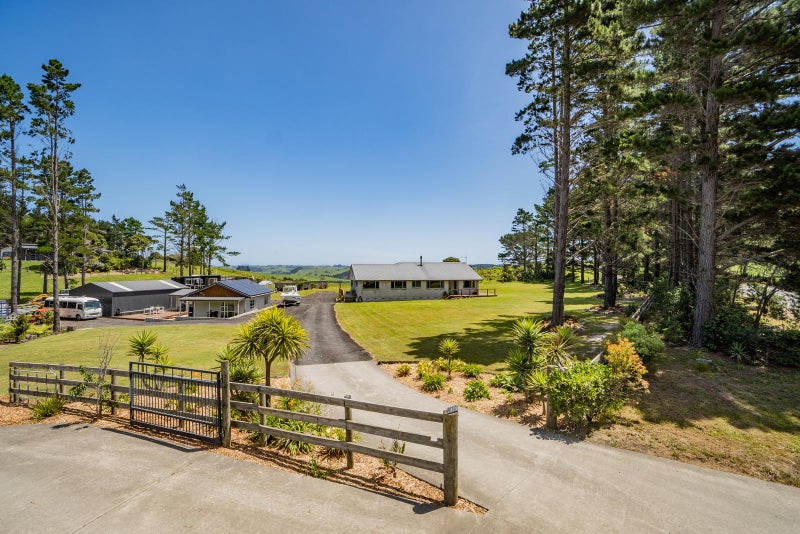 837 Ararimu Valley Road, Waimauku - Carousel 1