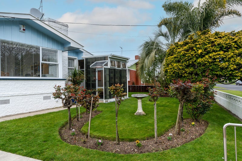 96 Fitzroy Avenue, Fitzroy, Hamilton - Carousel 2