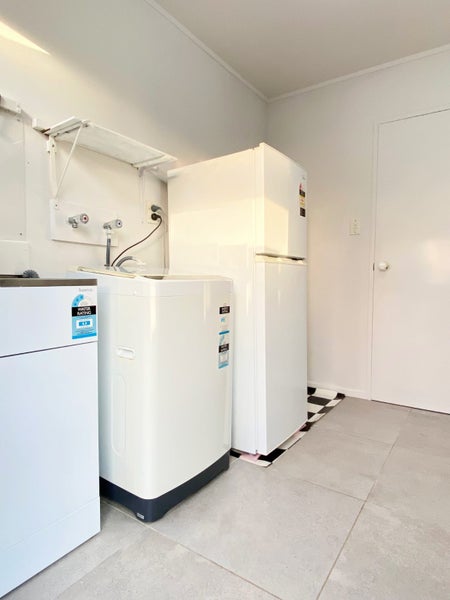 2/175 Bradbury Road, Highland Park, Auckland - Carousel 8