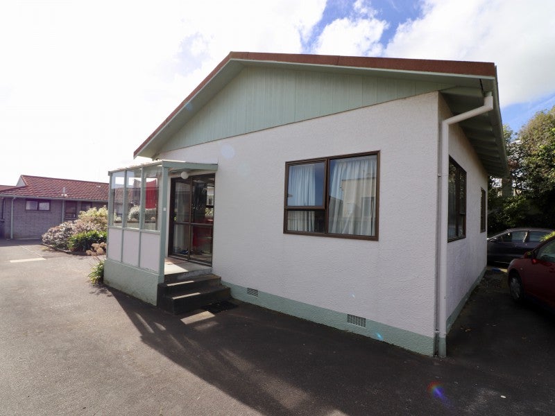 33 Puriri Terrace, Roslyn, Palmerston North - Carousel 1