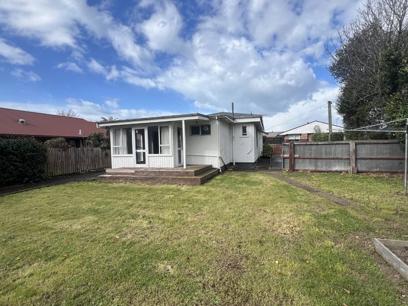16 Sawyers Arms Road, Northcote, Christchurch - Carousel 15