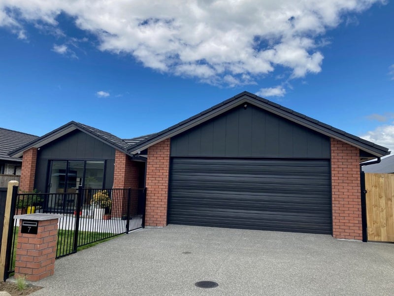 7 Gabriela Close, Pyes Pa, Tauranga - Carousel 1