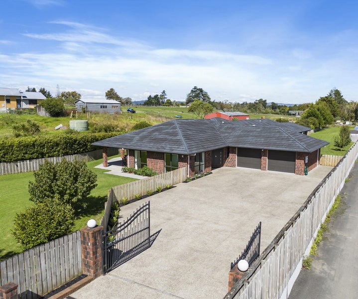 1261 Alfriston Road, Manurewa - Carousel 1