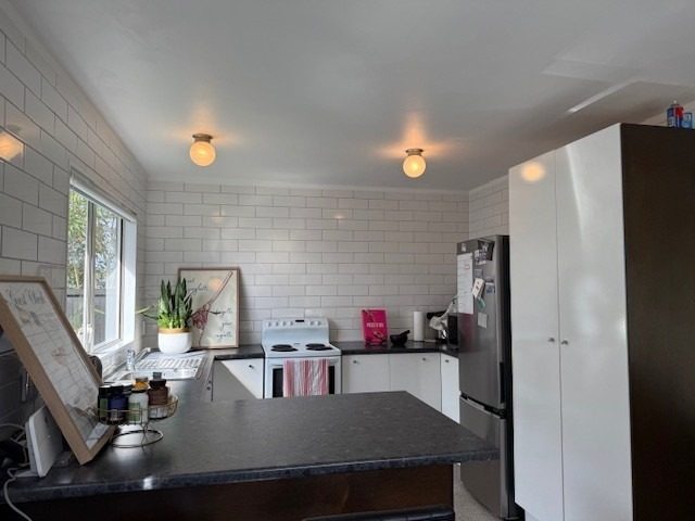 16B Balmoral Terrace, Otumoetai, Tauranga - Carousel 2