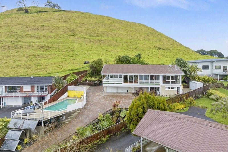 6 Conifer Lane, Mangere Bridge, Auckland - Carousel 1