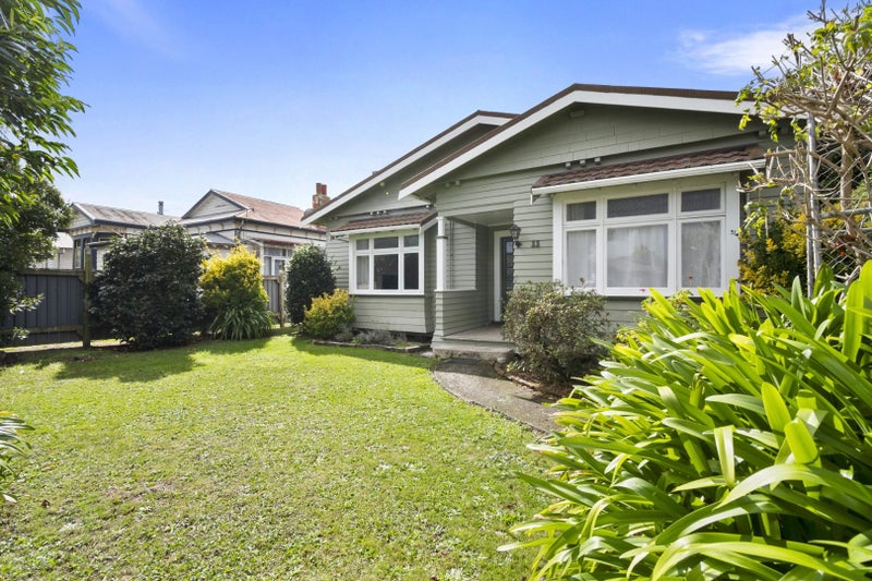 11 Lyndhurst Street, Takaro, Palmerston North - Carousel 17