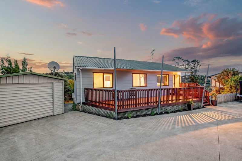 36 Brian Crescent, Stanmore Bay, Whangaparaoa - Carousel 2