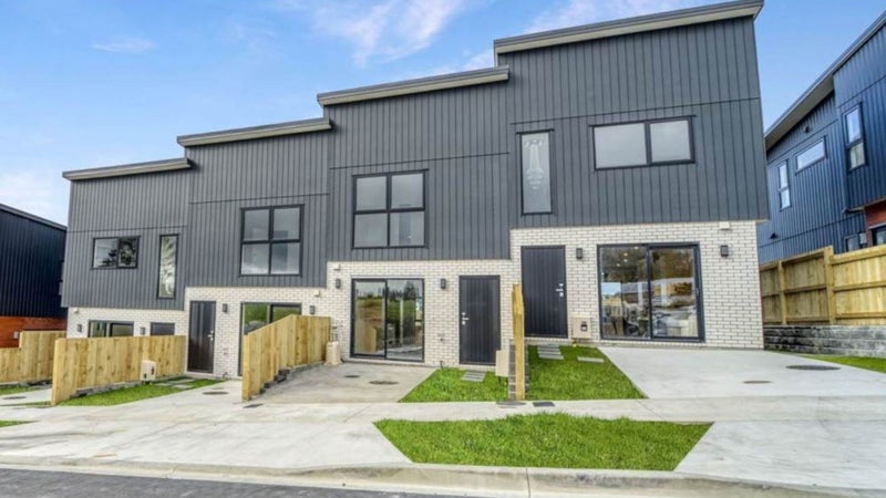 6 Lawson Creek Street, Massey, Auckland - Carousel 1