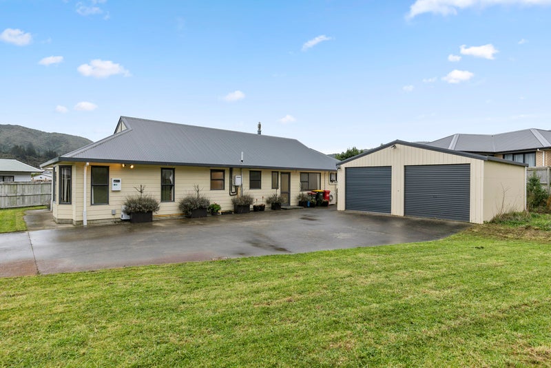 11 Concord Street, Wainuiomata, Lower Hutt - Carousel 1