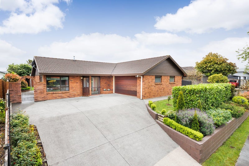 77 Pacific Drive, Fitzherbert, Palmerston North - Carousel 1