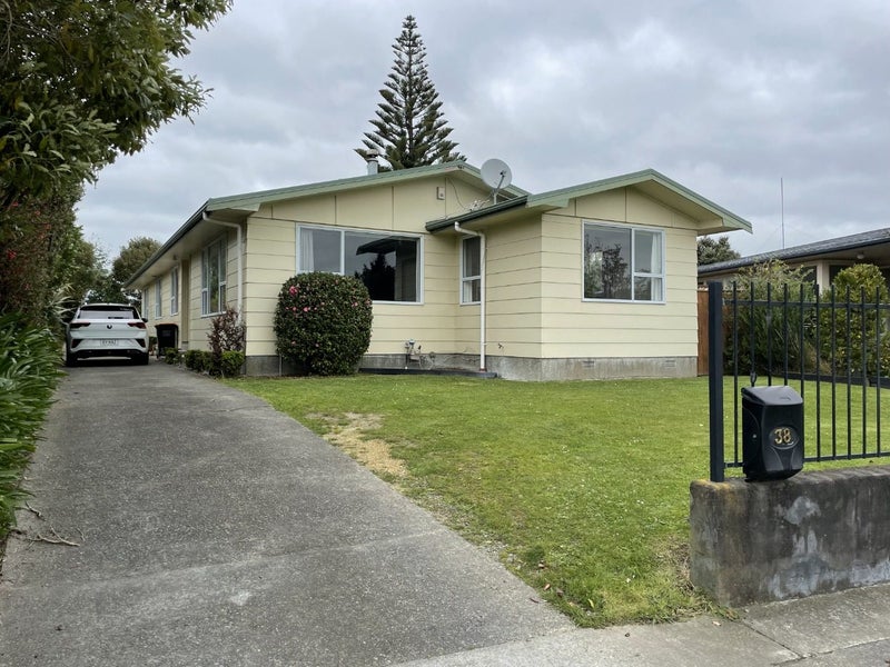 38 Somerset Crescent, Highbury, Palmerston North - Carousel 1