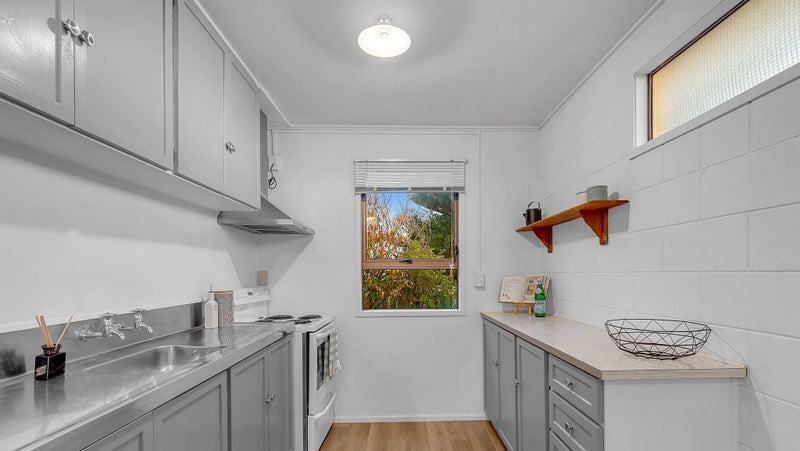 4/12 Thornley Street, Titahi Bay, Porirua - Carousel 2