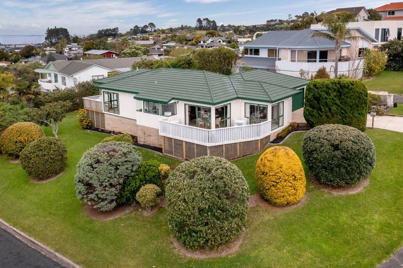 1 Castaway Place, Gulf Harbour, Whangaparaoa - Carousel 1