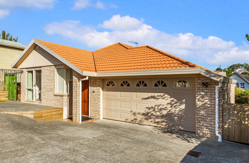 8B Kinross Street, Blockhouse Bay, Auckland - Carousel 1