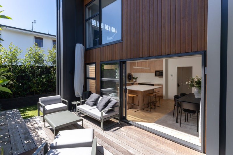 3/6 Naseby Street, Merivale, Christchurch - Carousel 1