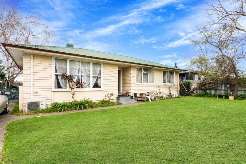 61 Dundee Drive, Flaxmere, Hastings - Carousel 1