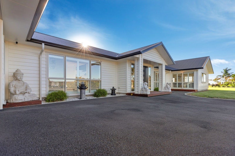 1662 State Highway 2, Te Puke - Carousel 1