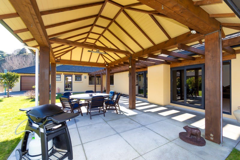 12 Oak Place, Poraiti, Napier - Carousel 2