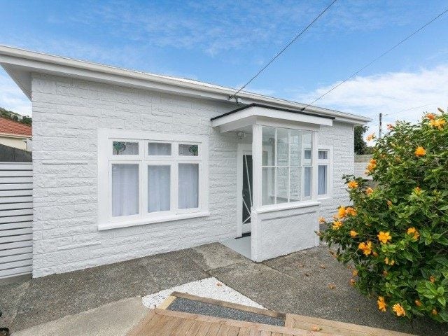 40 Rua Street, Lyall Bay, Wellington - Carousel 2