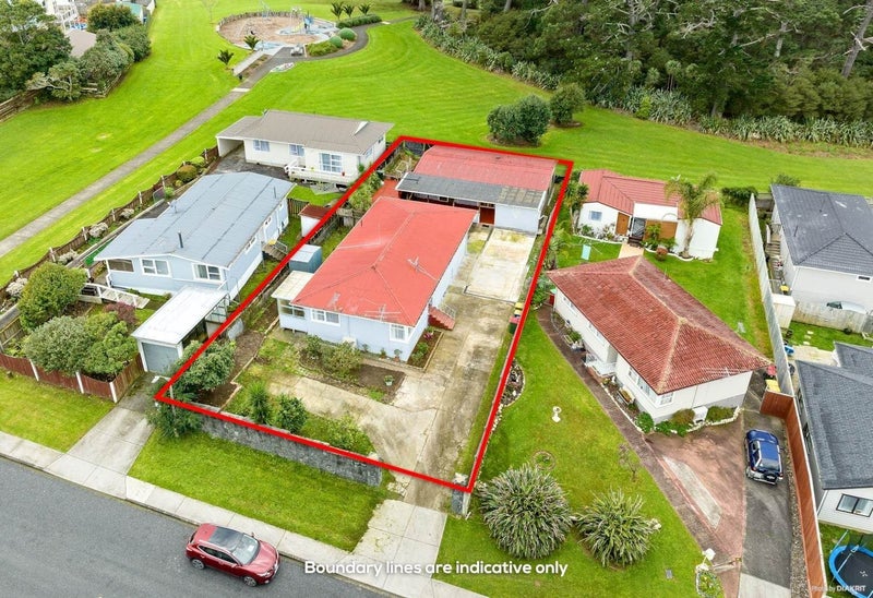 5 Thornlow Street, Glendene, Auckland - Carousel 2