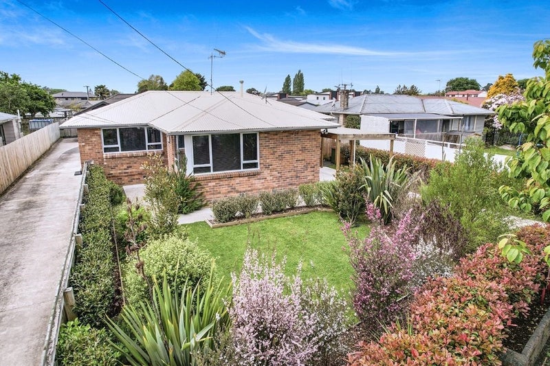 15 Glenview Terrace, Glenview, Hamilton - Carousel 2