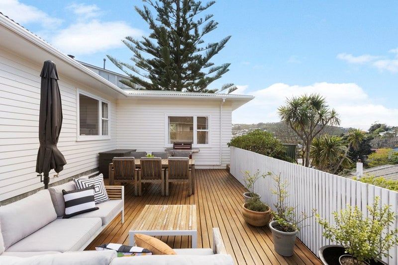 10 Liddel Grove, Island Bay, Wellington - Carousel 1