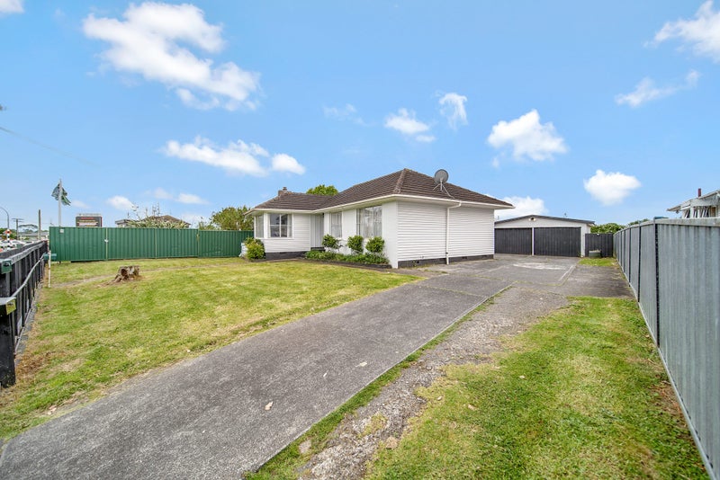 87 Vine Street, Mangere East, Auckland - Carousel 1