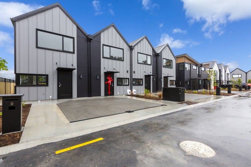 11 Raeble Walkington Lane, Wallaceville, Upper Hutt - Carousel 2