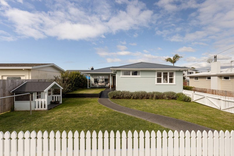 8A Short Street, Otumoetai, Tauranga - Carousel 2