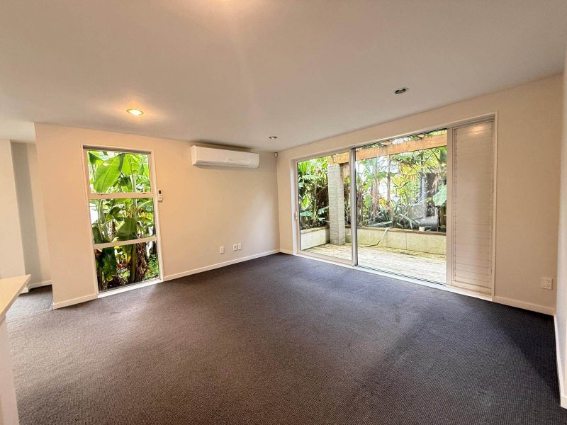 3 Popokatea Drive, Takanini, Auckland - Carousel 1