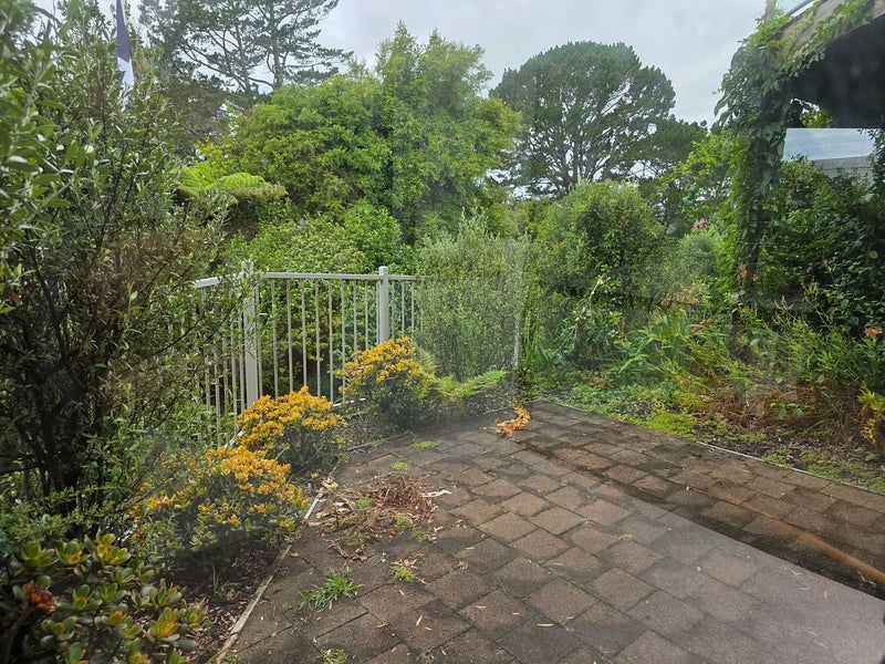 42 Sylvania Crescent, Lynfield, Auckland - Carousel 9