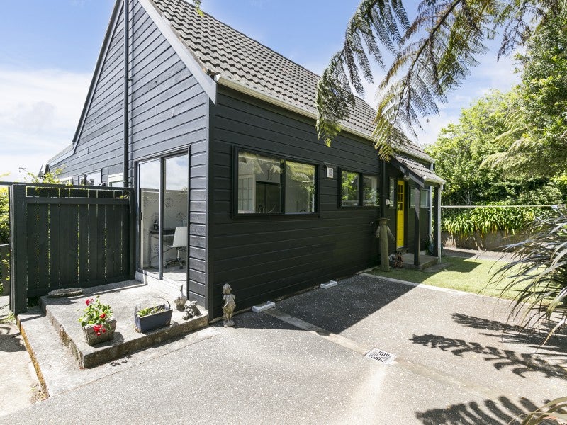 74B Beauchamp Street, Karori, Wellington - Carousel 2
