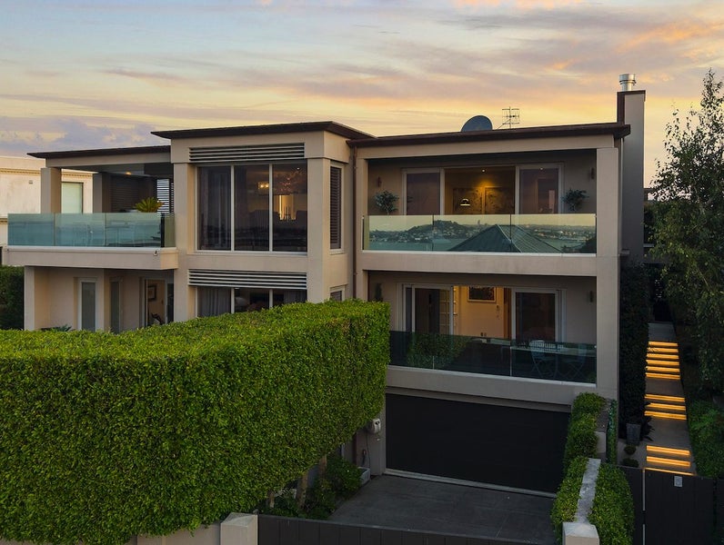 3 Karori Crescent, Orakei, Auckland - Carousel 2