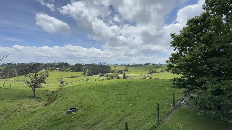 14 Amreins Road, Waitakere, Henderson - Carousel 23