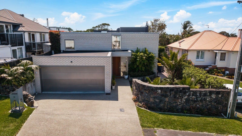 12 Empire Road, Devonport, Auckland - Carousel 1