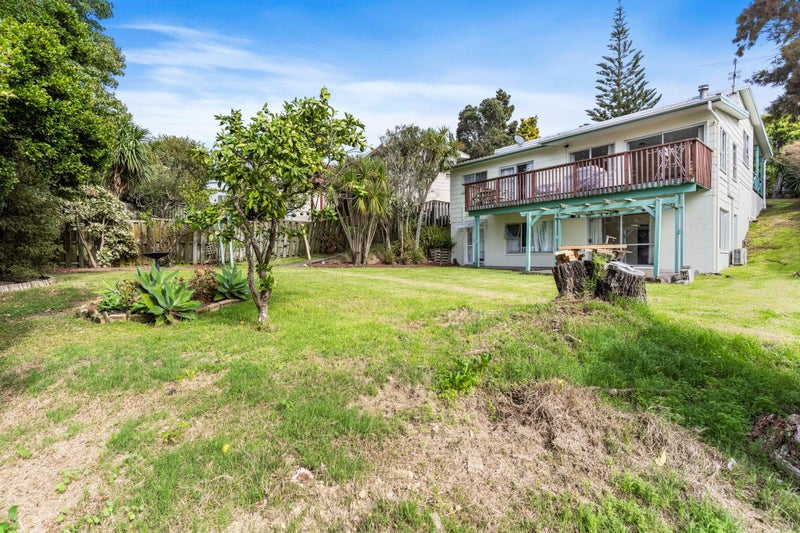 24 Pokapu Street, Titirangi, Auckland - Carousel 2