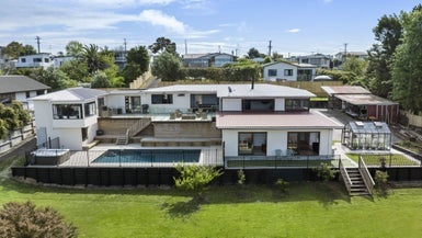 8 Maraetai School Road, Maraetai, Auckland - Carousel 1