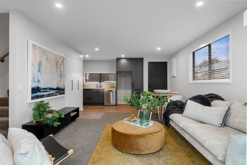 2/162 Springfield Road, St Albans, Christchurch - Carousel 2