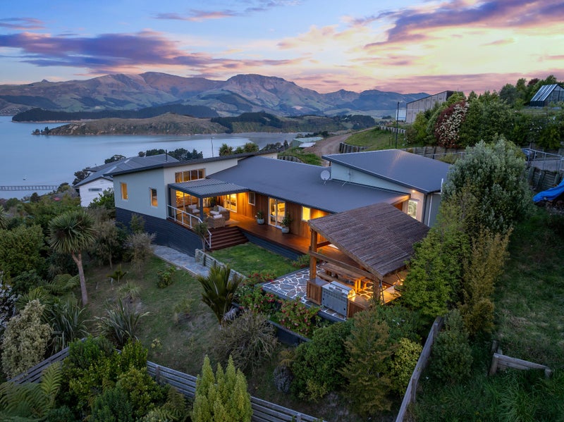 28 The Terrace, Governors Bay, Lyttelton - Carousel 1