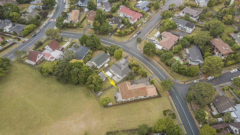 10 Weetman Drive, Browns Bay, Auckland - Carousel 2